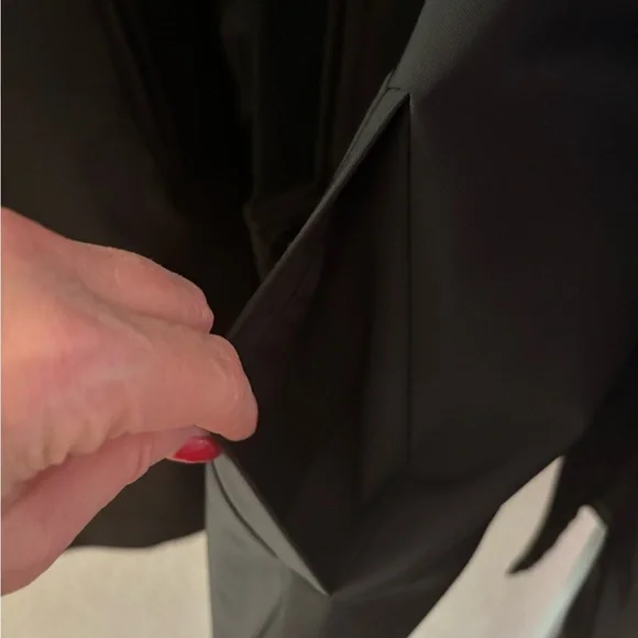 GSTQ Women's Black Cape Jacket - Picture 9 of 10